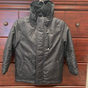 Boys black and white Old Navy Winter coat size small (6/7)